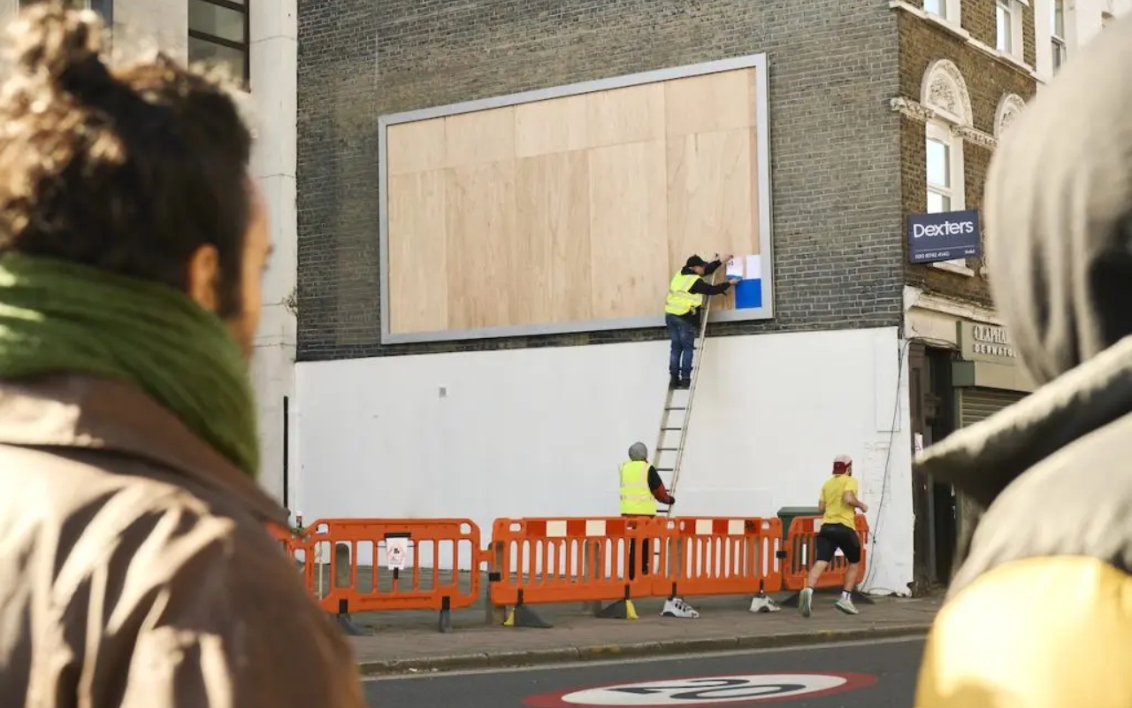 惠普廣告牌，用319張A4紙現(xiàn)場(chǎng)打印