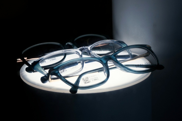 從“戴得上”到“離不開”：智能眼鏡的必經(jīng)之役