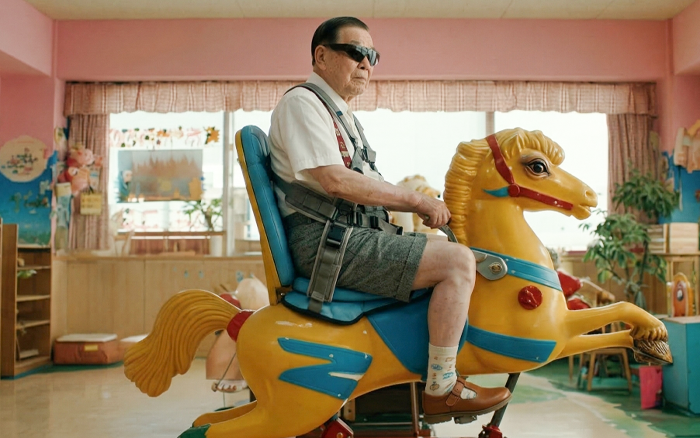 <em>原創(chuàng)</em>AI短片《百歲幼兒園》，荒誕越獄計劃