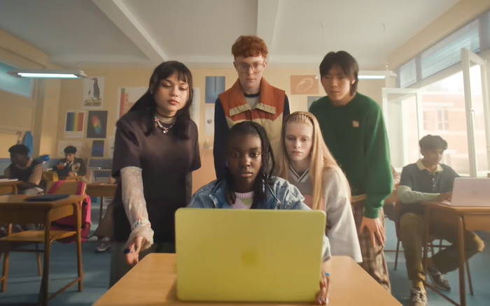 蘋果：鸚鵡飛進(jìn)教室，一節(jié)想象力爆棚的課