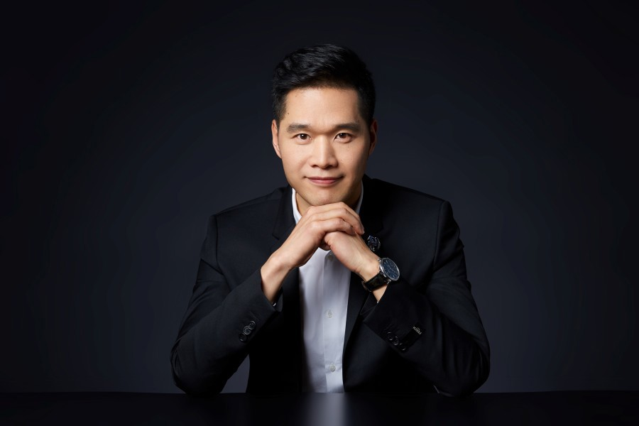 扭亏为盈，AI收入占比5.42%，蓝色光标CEO潘飞：AI正进入业务核心
