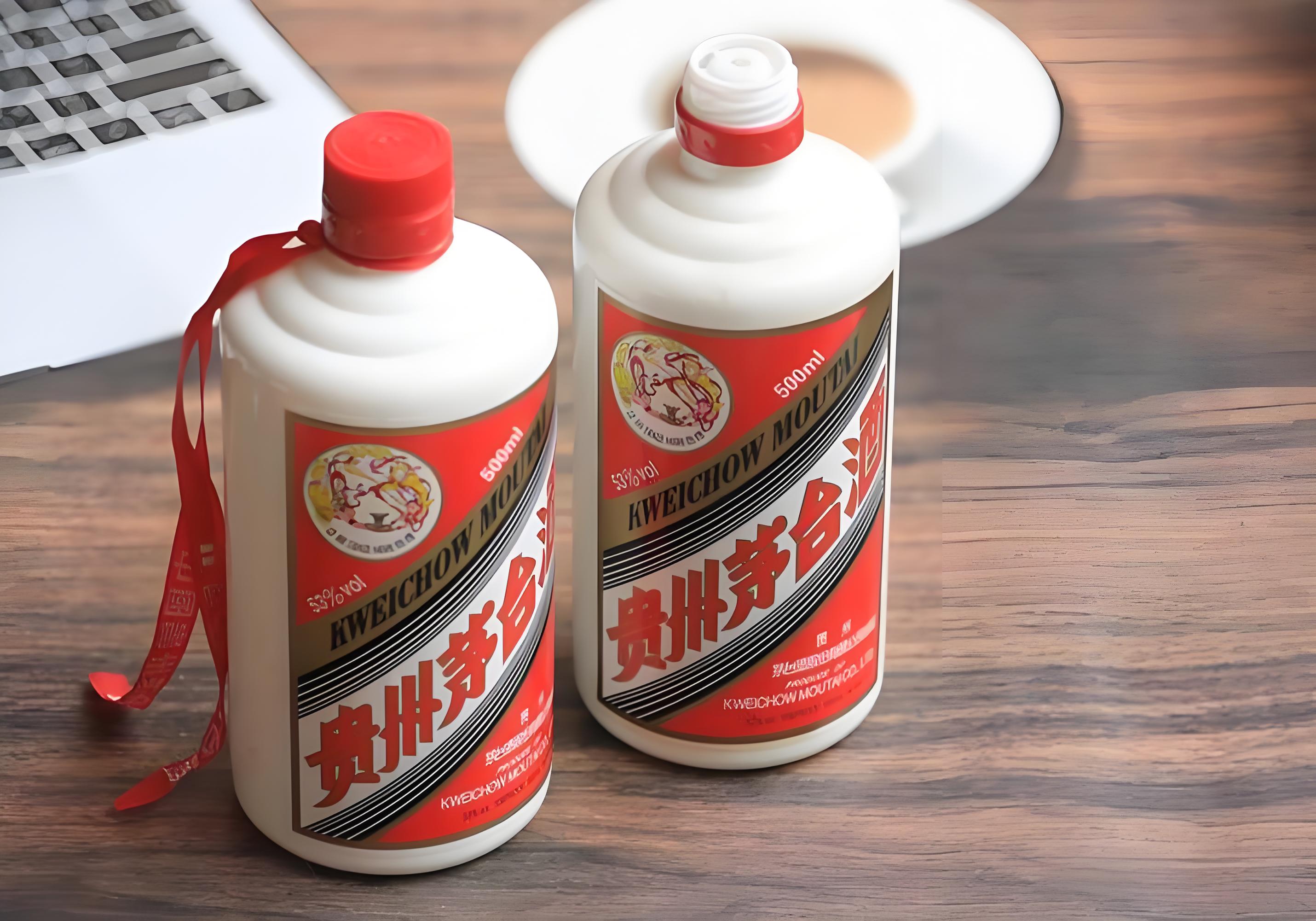  段永平逆势重仓，茅台遭遇年度业绩双降，白酒行业格局迎来大变局