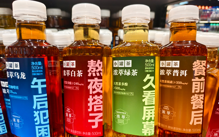 把“熬夜搭子”印在瓶身上，小罐茶就能打动年轻人吗