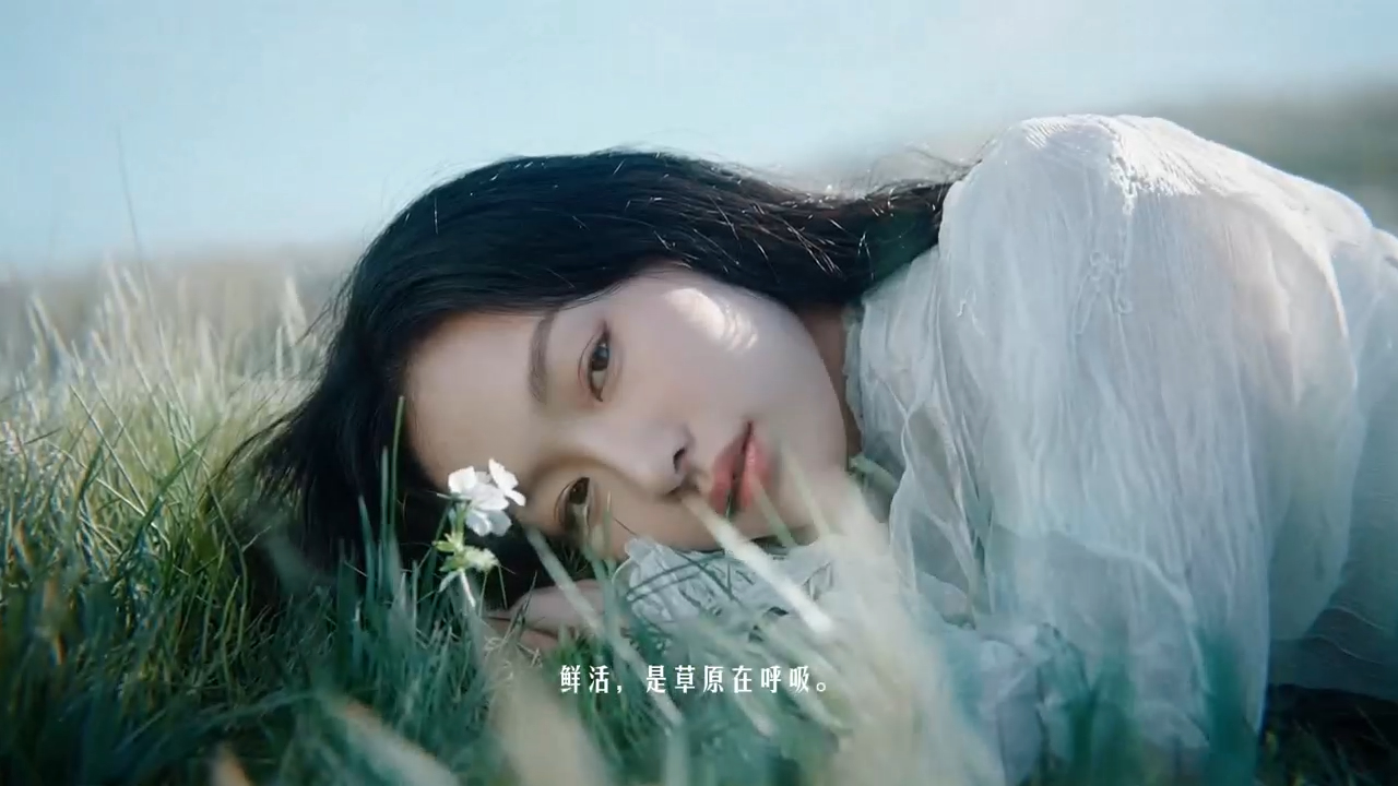 FansAI × 伊利金典：AI生成草原的呼吸感，让30秒TVC自己说话