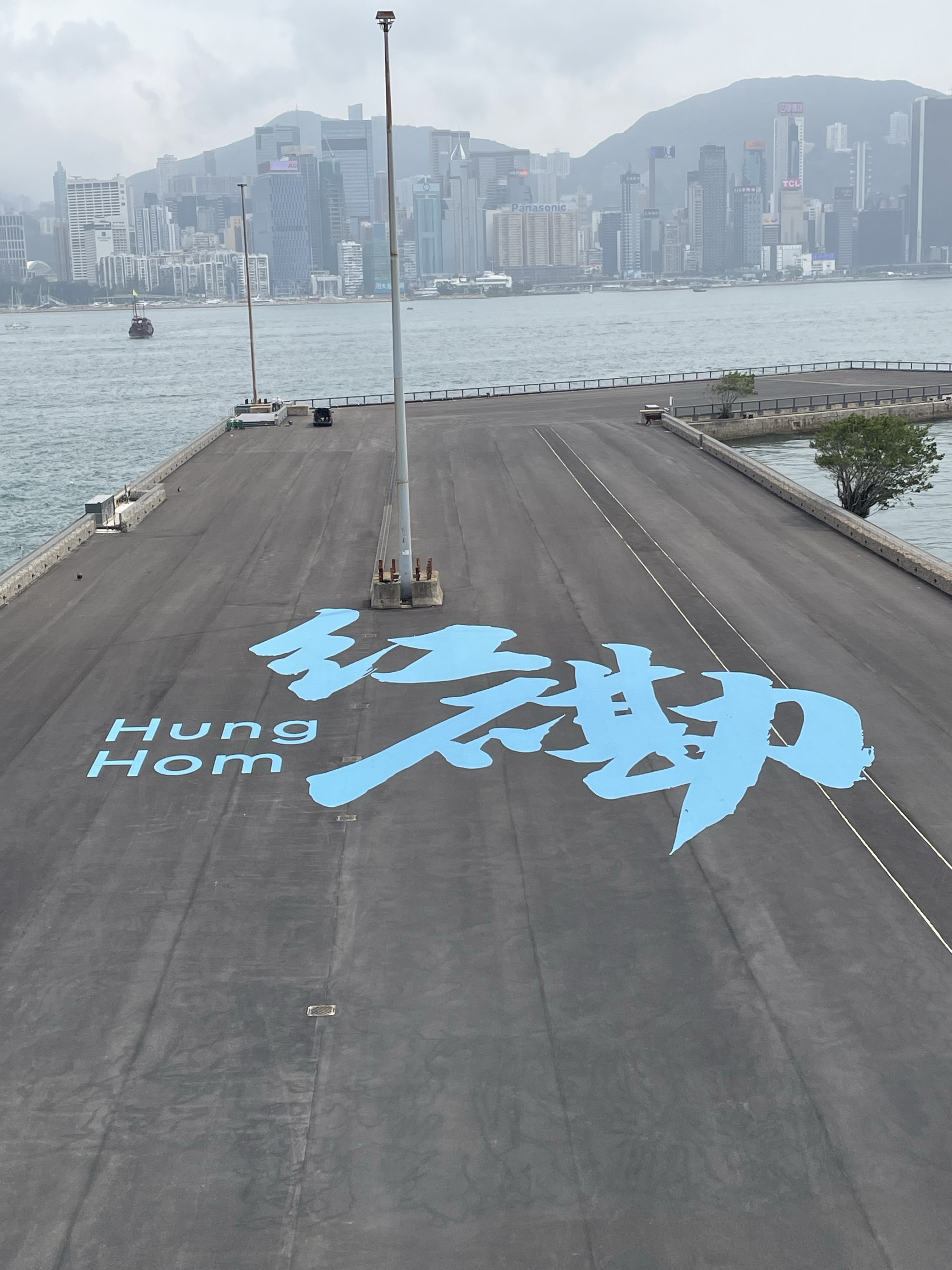 华南专业承接香港高端广告喷绘：加工制作安装一站式工厂