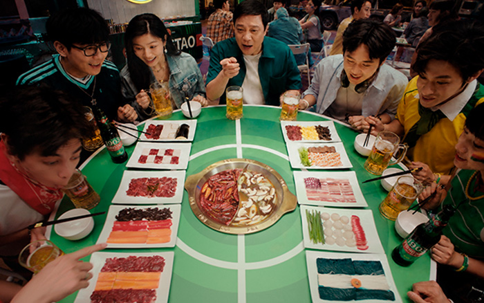 一瓶青岛啤酒,把世界杯变成“桌游”