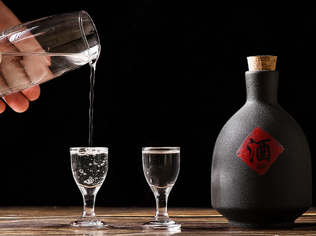 升学宴从大排场变小聚，白酒卖不动了？真相是消费逻辑彻底变了！