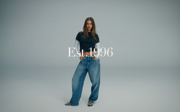 GAP x Hailey Bieber：带你回到1996
