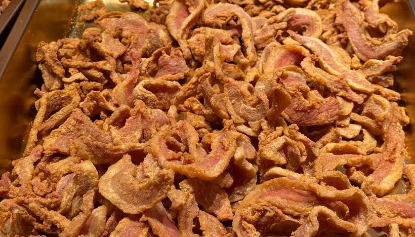 餐饮零食化，火了猪油渣