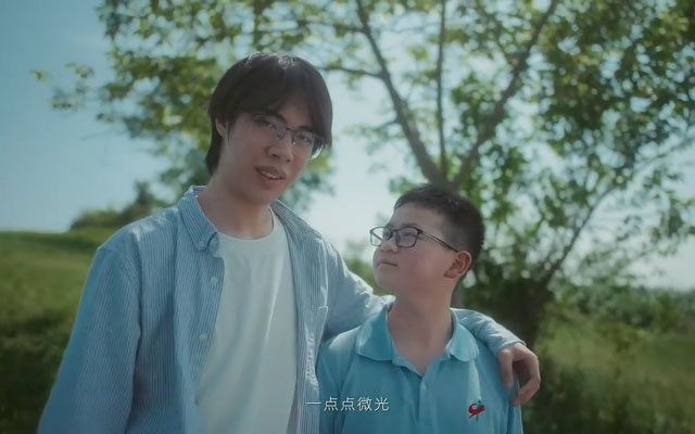 腾讯《暗区突围》公益纪录片：走进孩子们的小小心愿