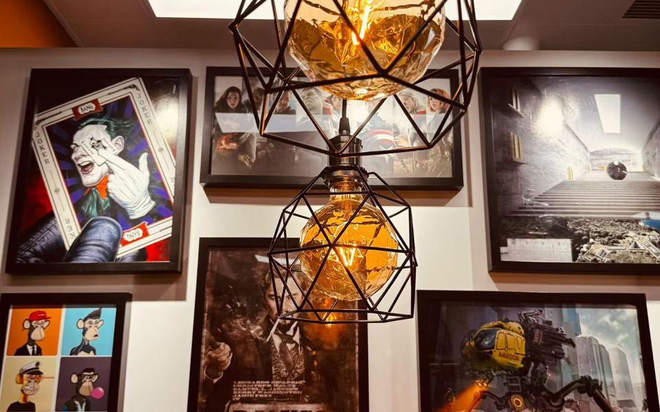 海報(bào)一面墻