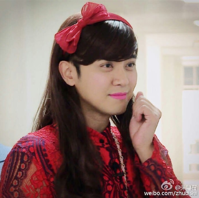 新晋国民女神朱碧石发布了一首魔性mv你干嘛