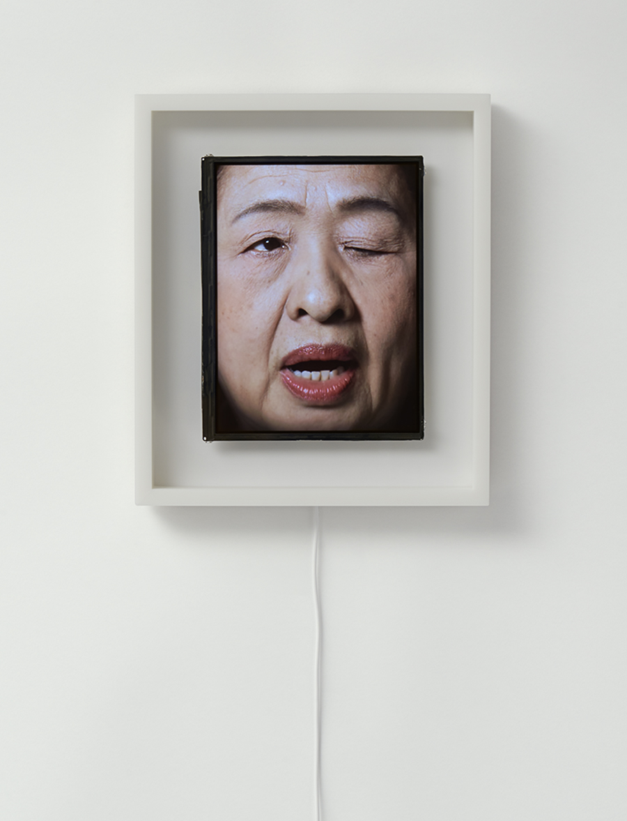 用这款人脸时钟搞事情,会是一个有趣的玩法吗?