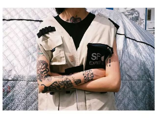顺丰服装展示