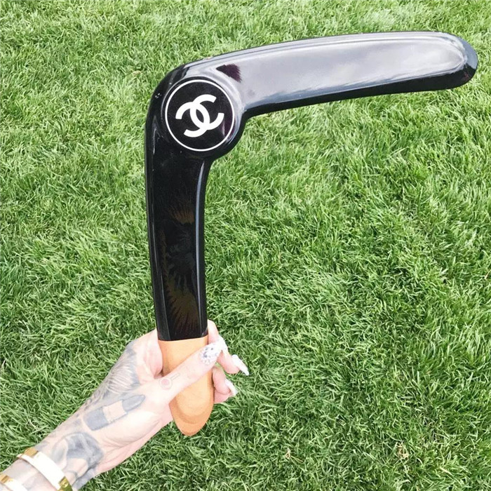 tiffany尺子,lv筷子,chanel滑板.是贫穷限制了我