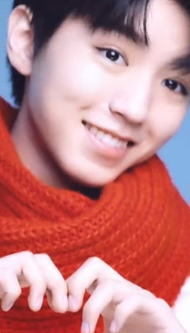 SWATCH全球品牌代言人王俊凯,一起玩出色!