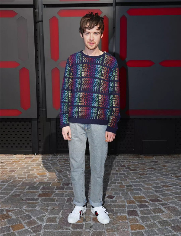 ignasi monreal (左) ,coco capitán (右)英国演员 alex lawther英国