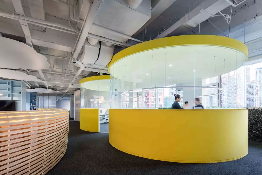 参观一下咪蒙的新办公室