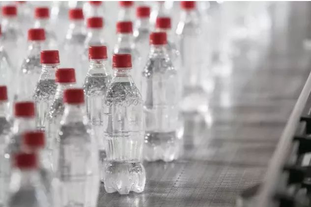 可口可乐推出透明可乐,肥宅快乐水不再肥?