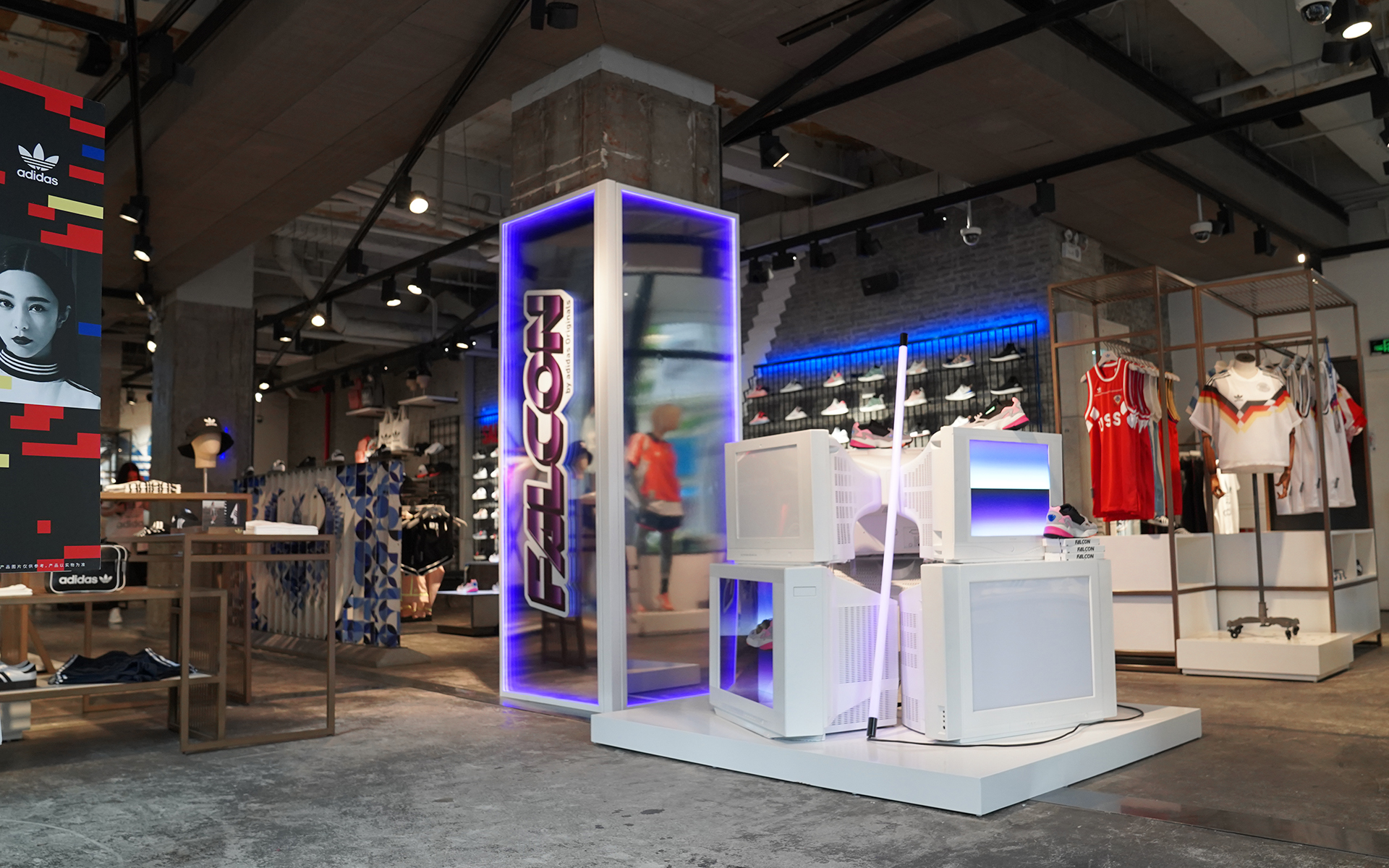 adidas:无限橱窗inno-box,超常识购物体验