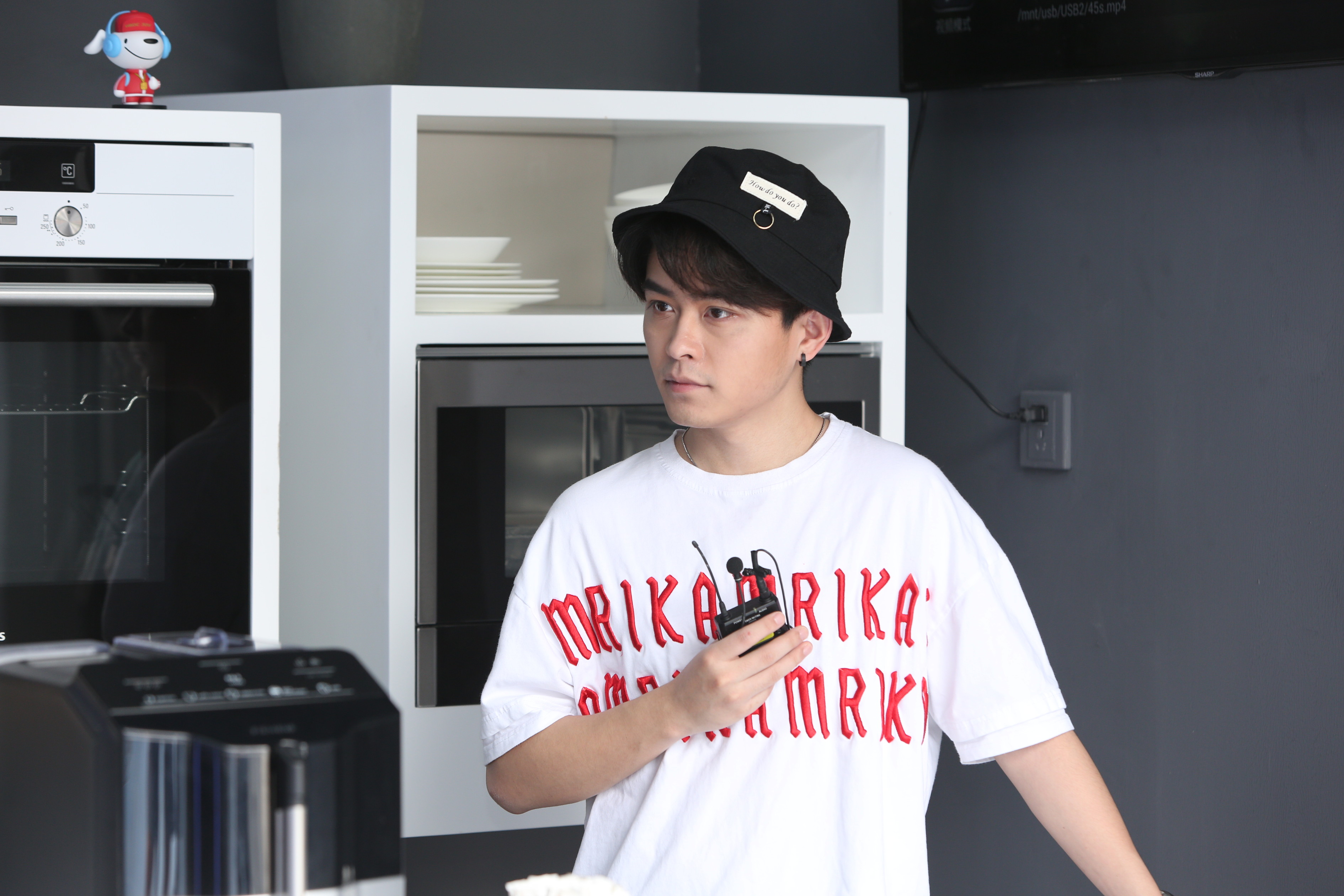 王思博&零度两位跨界达人,自告奋勇空降三里屯,和你会师.