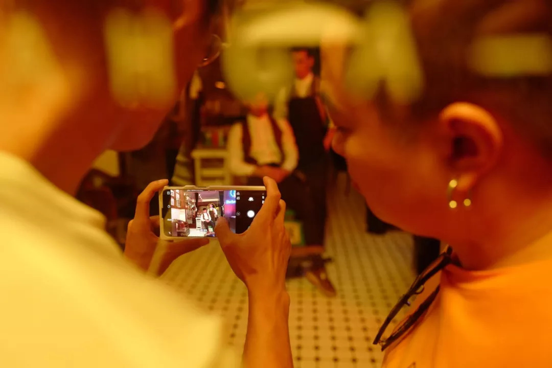 OPPO R17:夜色那么撩,来拍张照吧