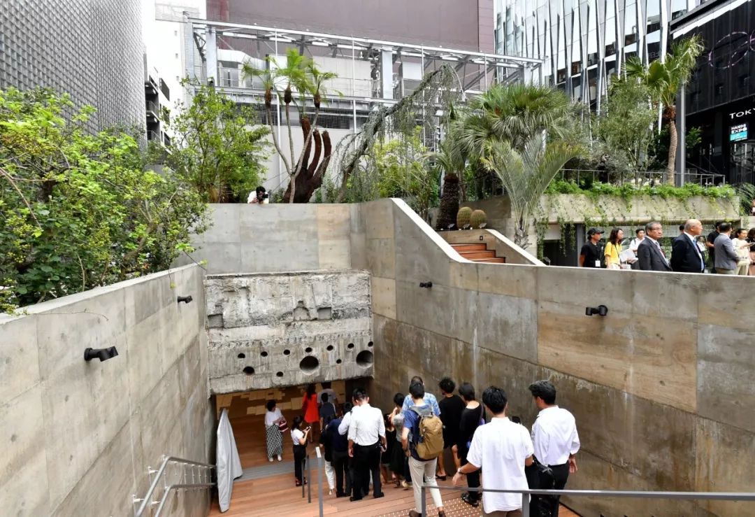 索尼竟然拆楼卖垃圾,还在东京建了个潮牌公园