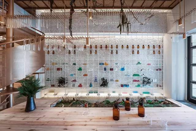 出生医药世家的他开了间特别药店,10万人因它爱上“吃药”