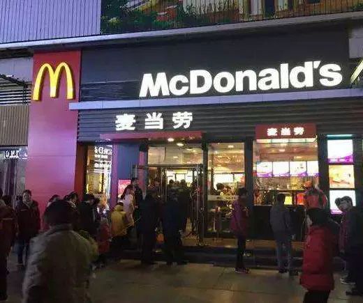 品牌圈那些不按常理出牌的創意截胡玩法,真厲害!