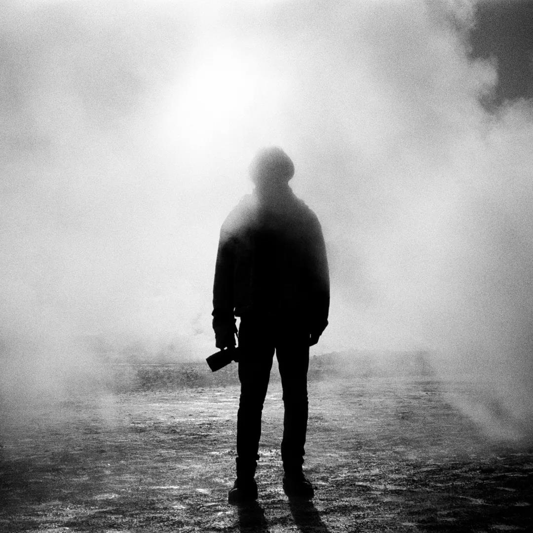 佳能:我们都曾坠落在孤独星球,幸好遇见奇观