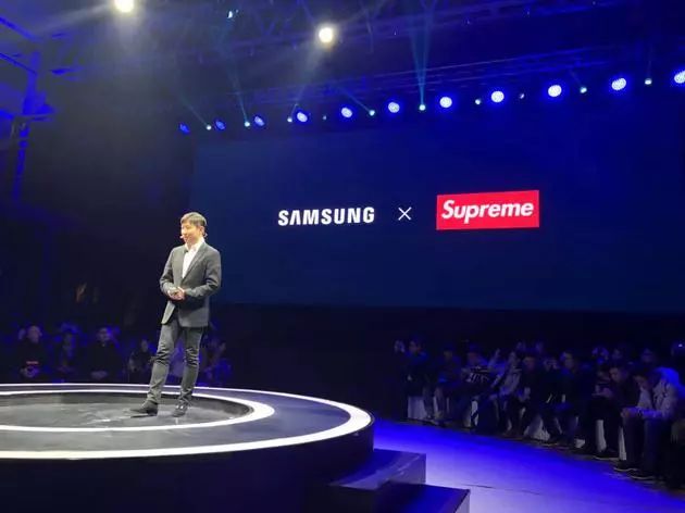 万物皆可Supreme!但三星联名的却是山寨版