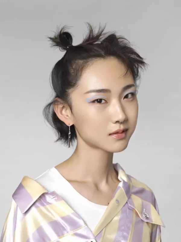 蓝领工人到彩妆教母玛丽黛佳创始人崔晓红的10亿品牌方法论