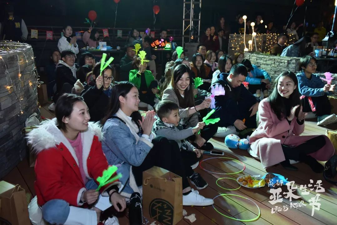 酒店不止睡觉,亚朵造了个“生活节” 酒店不止睡觉,亚朵造了个“生活节”