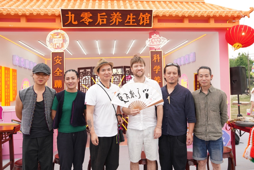1556603081210444.png 数英13.png