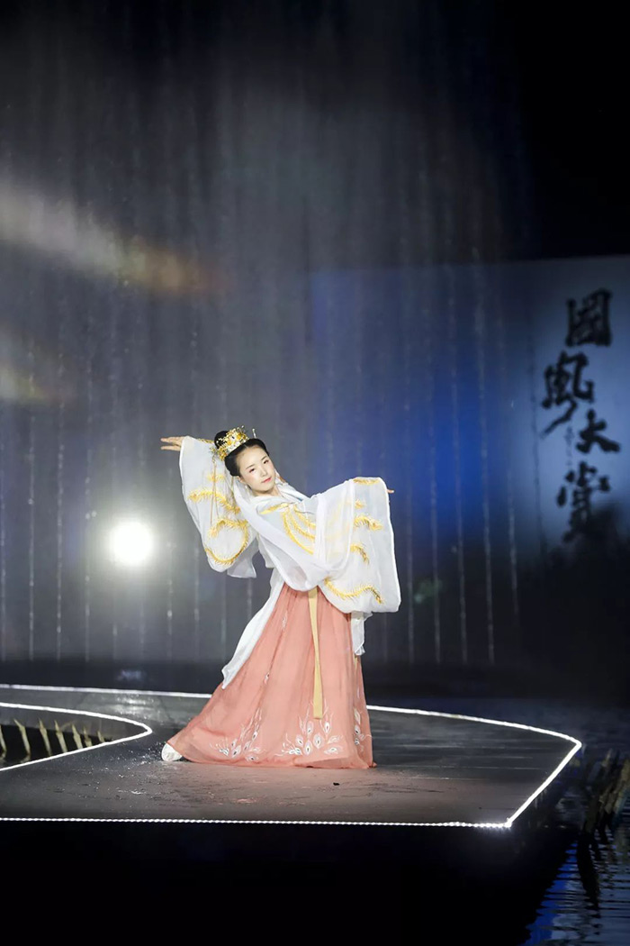 天猫国潮来了:国风大赏,盛装演绎东方华服之美 - 数英