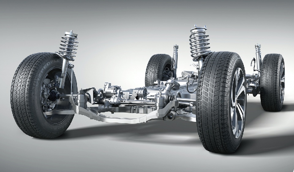 采用整体铸铝前副车架,装备麦弗