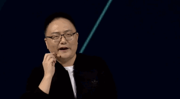 说起"思维"两字,大部分人的第一反应就是割韭菜的镰刀,比如"互联网