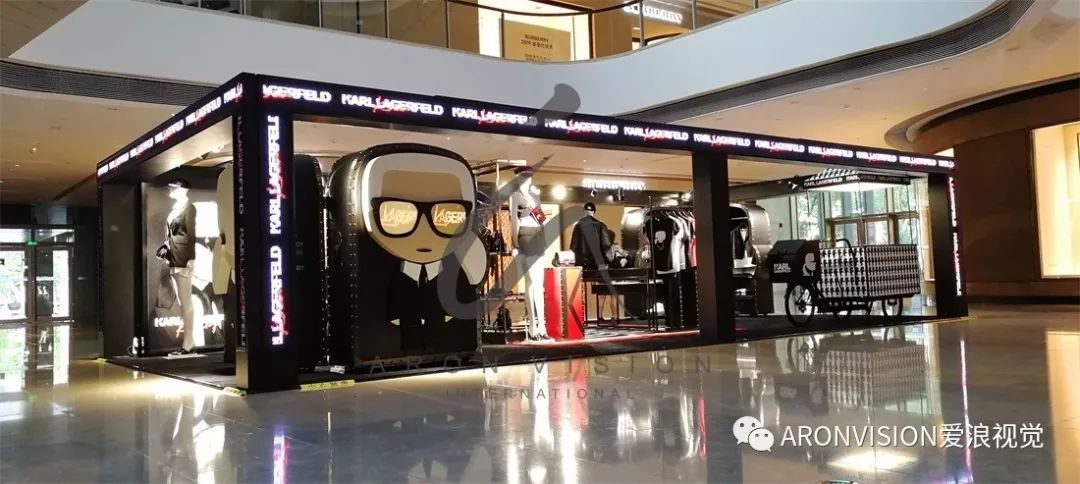 担任fendi(芬迪)与chanel(香奈儿)品牌设计师karl lagerfeld(卡尔74