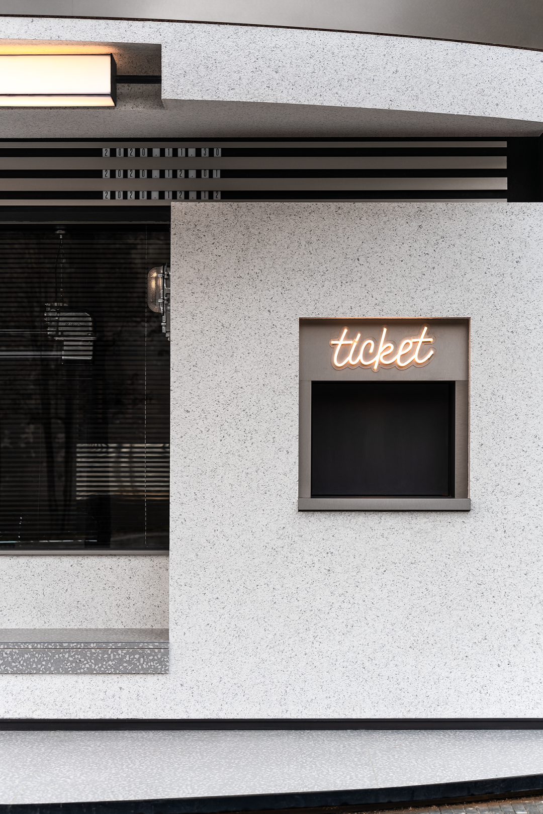 万象映画办公室20建了一个放映厅