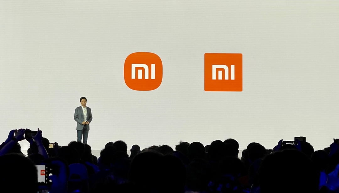 春季发布会雷布斯带着小米新logo来了 结果新logo一面世 就遭到设计