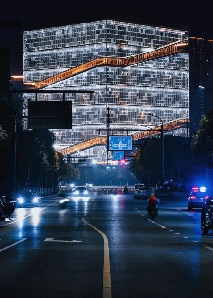 杭州建筑杀出圈，遍地“建筑界诺贝尔奖”得主设计作品 - 数英