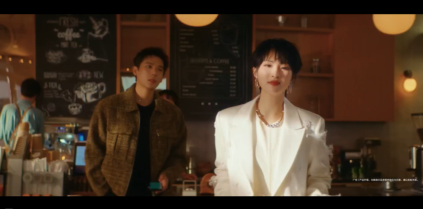 华为Pura X×姚安娜×王安宇：两个职场对手，大打出手 - 数英