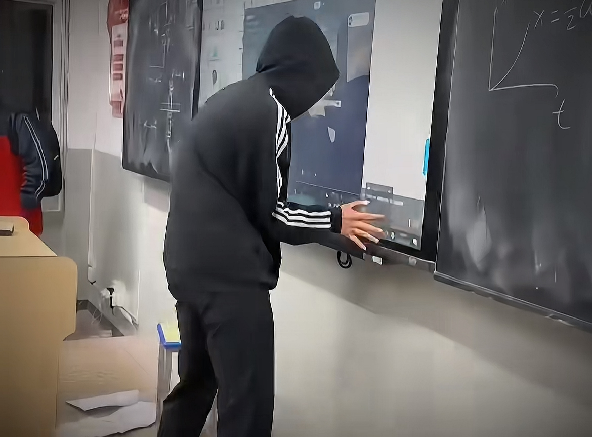 1787212674368308.jpg 1787212674368308.jpg